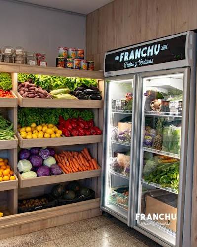 Freezer con verduras frescas Franchu